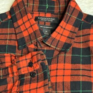 Banana Republic Organic Cotton Red/Black Untucked Standard Fit flannel shirt M